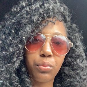 Meet your Posher, Chequita